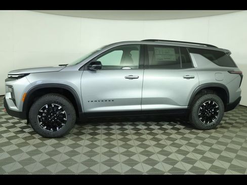 New 2026 Chevrolet Traverse Z71 w/ Driver Confidence Package AWD/4WD image 15