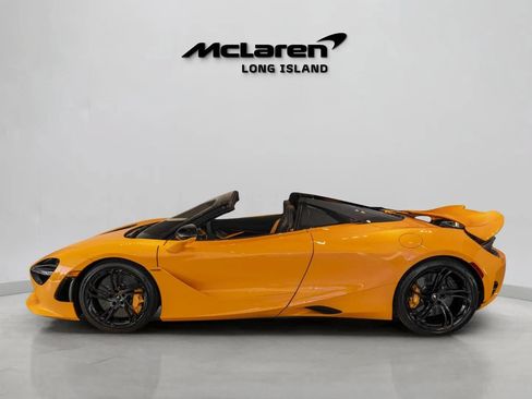 Used 2024 McLaren 750S Spider RWD image 9
