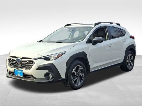 Used 2024 Subaru Crosstrek 2.0i Premium image 3