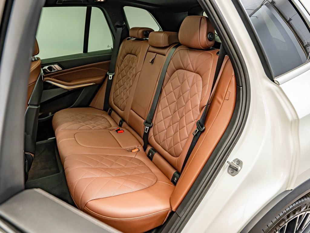 Used 2024 BMW X5 xDrive40i w/ Premium Package AWD/4WD image 43