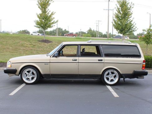 Used 1989 Volvo 240 Wagon image 2