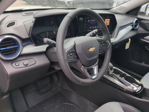 New 2025 Chevrolet Trax LT w/ Driver Confidence Package image 10