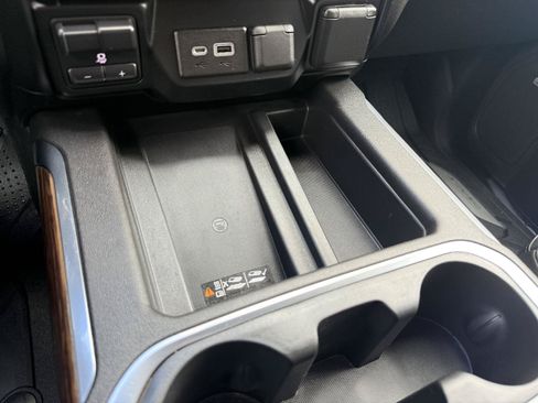Used 2019 Chevrolet Silverado 1500 High Country AWD/4WD image 24