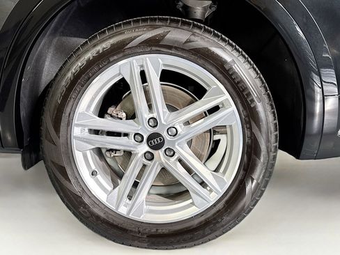 Used 2024 Audi Q5 e Premium w/ Convenience Package image 30