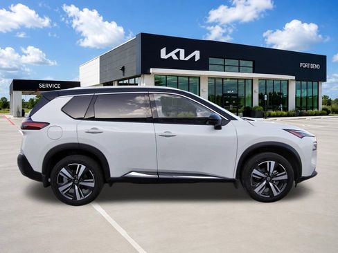 Used 2021 Nissan Rogue SL w/ Premium Package FWD image 4