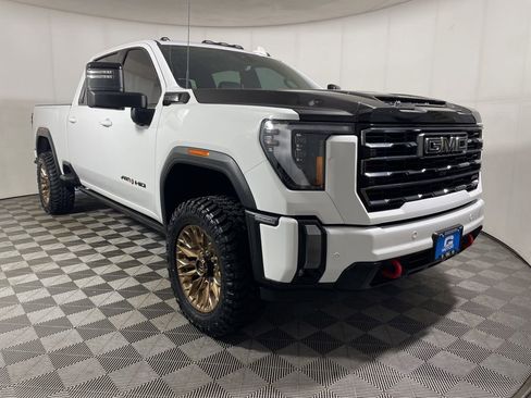 Used 2024 GMC Sierra 2500 AT4 w/ AT4 Premium Plus Package image 2