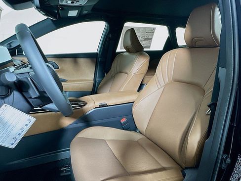 New 2025 Toyota Crown Signia image 8