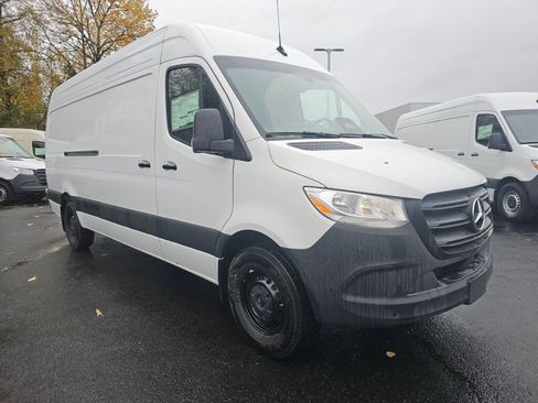 New 2025 Mercedes-Benz Sprinter 2500 image 6