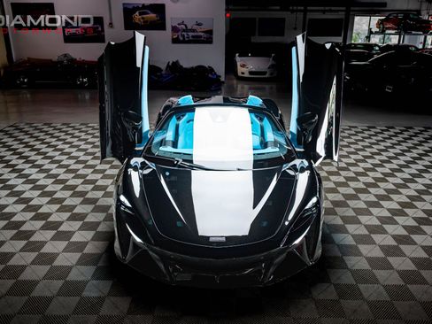 Used 2026 McLaren Artura Spider RWD image 75