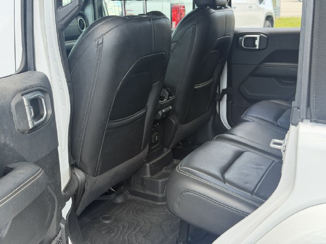 Used 2019 Jeep Wrangler Unlimited Sahara AWD/4WD image 23