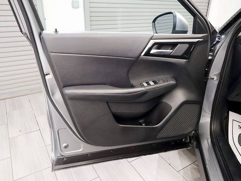 Used 2024 Mitsubishi Outlander FWD image 13