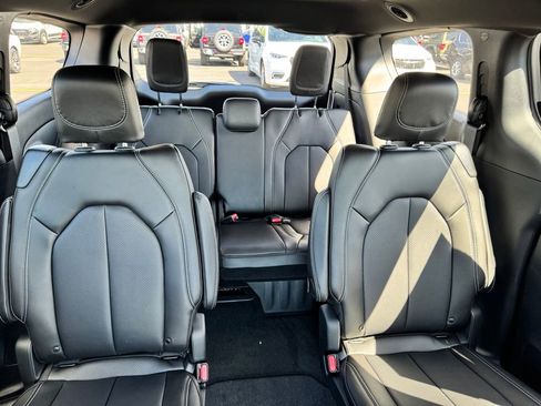 New 2026 Chrysler Pacifica Select FWD image 13