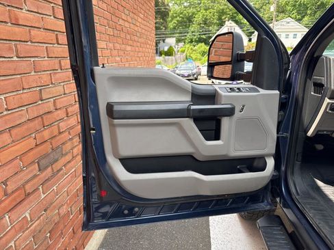 Used 2019 Ford F250 XL w/ STX Appearance Package image 39