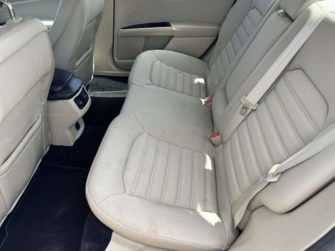 Used 2014 Ford Fusion SE FWD image 13
