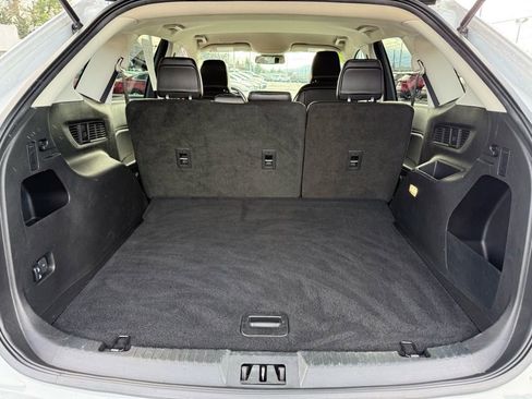 Used 2024 Ford Edge SEL image 13