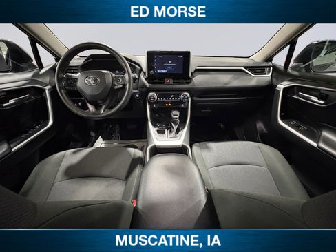 Used 2025 Toyota RAV4 XLE FWD image 10