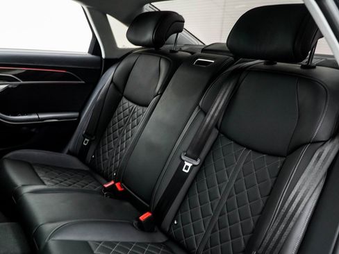 Used 2022 Audi S8 4.0T image 41