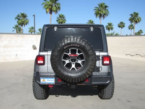 Used 2019 Jeep Wrangler Unlimited Rubicon w/ Cold Weather Group AWD/4WD image 7