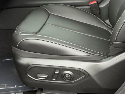 New 2025 Jeep Grand Cherokee L Limited w/ Luxury Tech Group II image 18