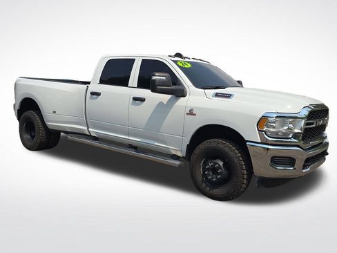 Used 2024 RAM 3500 Tradesman w/ Chrome Appearance Group AWD/4WD image 9
