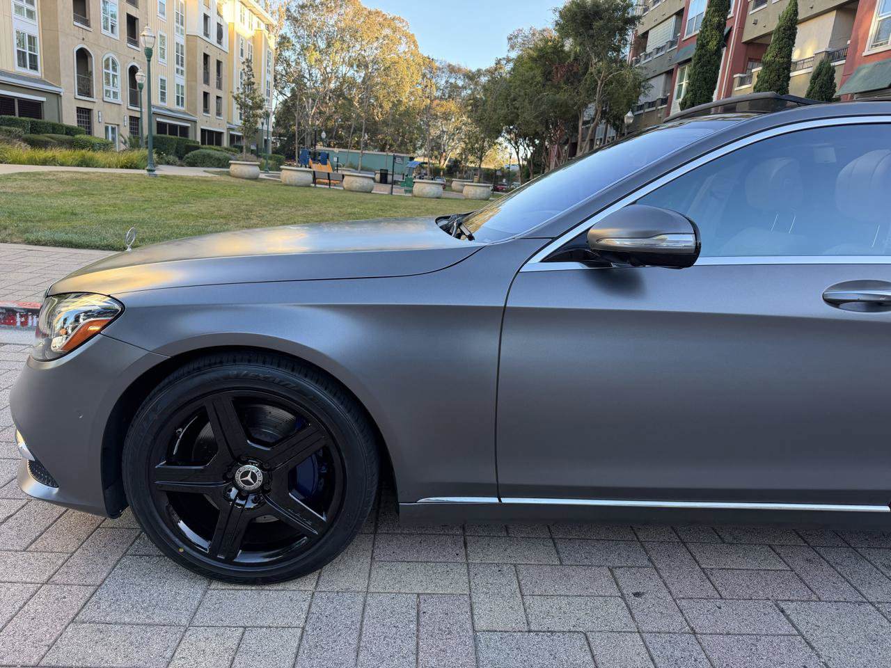 Used 2019 Mercedes-Benz S 560 Sedan image 25