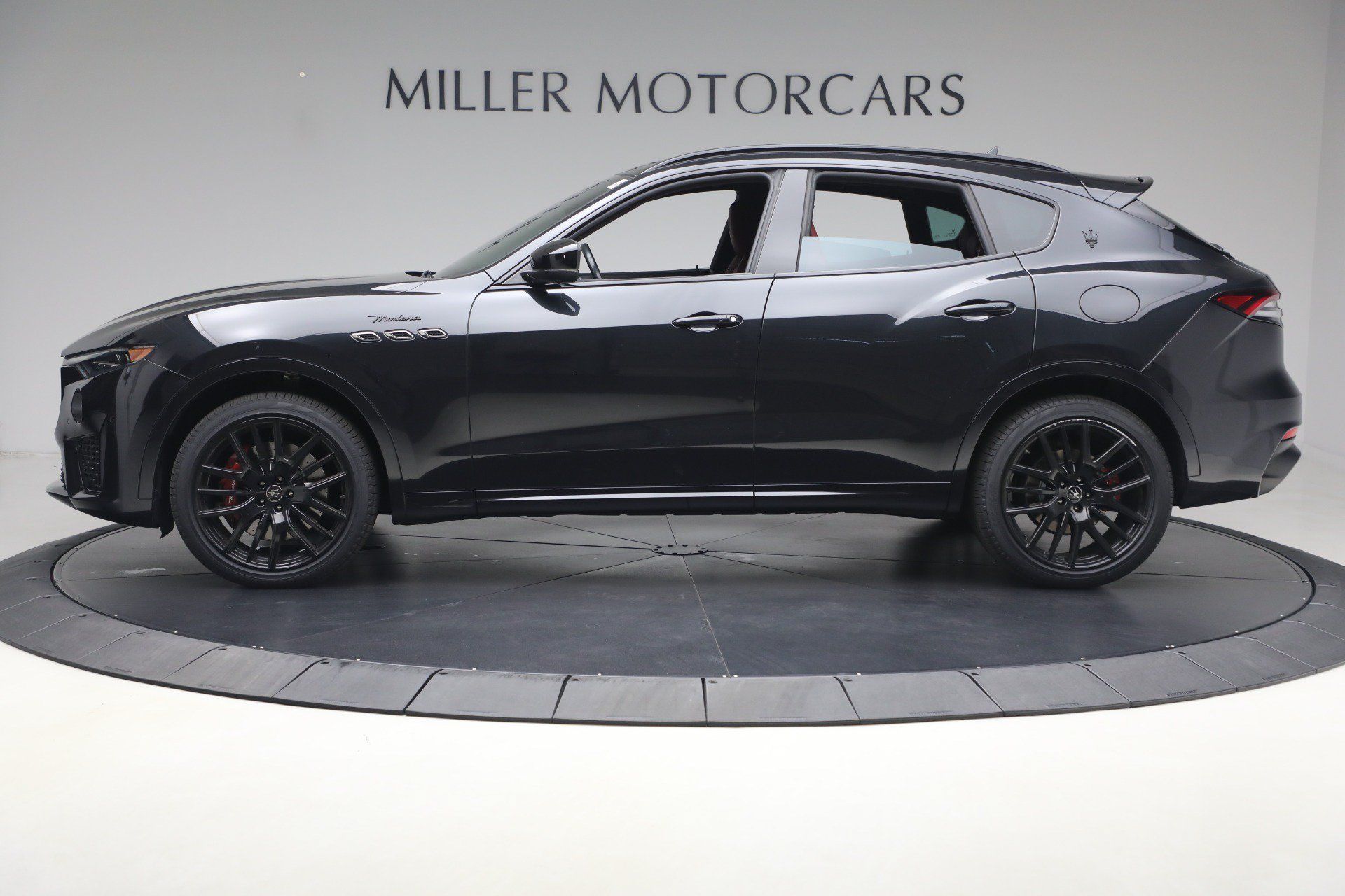 Certified 2022 Maserati Levante Modena AWD/4WD image 3