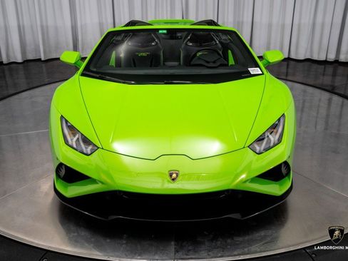Used 2023 Lamborghini Huracan EVO image 4
