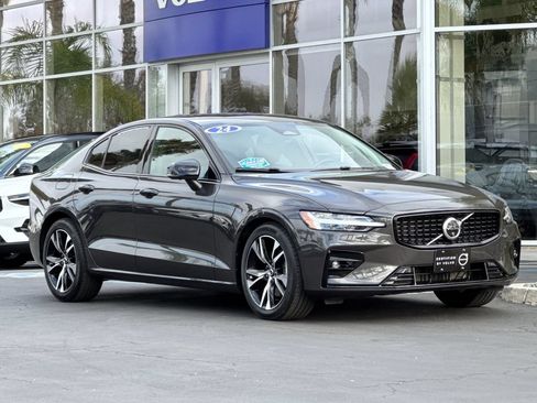 Certified 2024 Volvo S60 B5 Plus AWD/4WD image 7