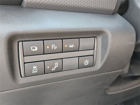 Used 2025 Nissan Kicks Play S image 25