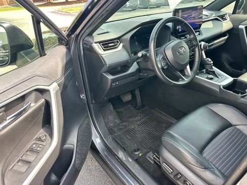 Used 2023 Toyota RAV4 XSE AWD/4WD image 11