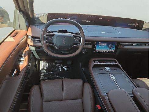 New 2025 Lincoln Navigator Reserve image 13