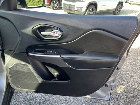 Used 2022 Jeep Cherokee Limited image 15