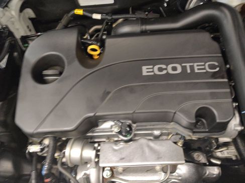 Used 2021 Chevrolet Equinox LT image 30