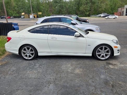 Used 2012 Mercedes-Benz C 250 Coupe image 4