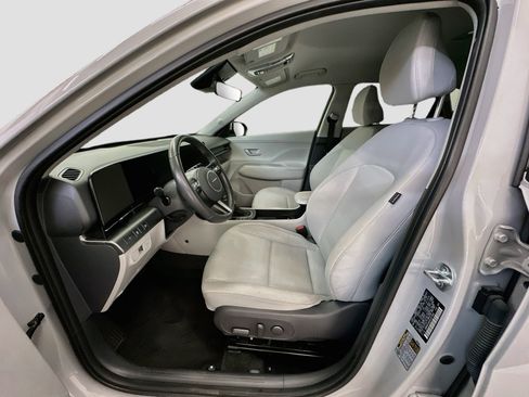 Used 2025 Hyundai Kona SEL AWD/4WD image 13