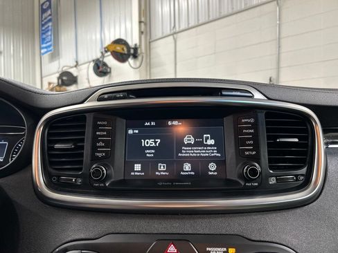 Used 2018 Kia Sorento AWD image 17
