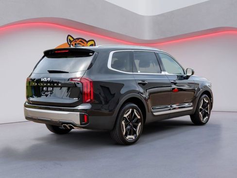 Used 2025 Kia Telluride S AWD/4WD image 5