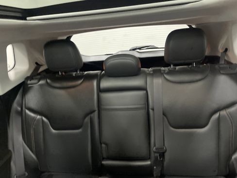 Used 2019 Jeep Compass Limited AWD/4WD image 11