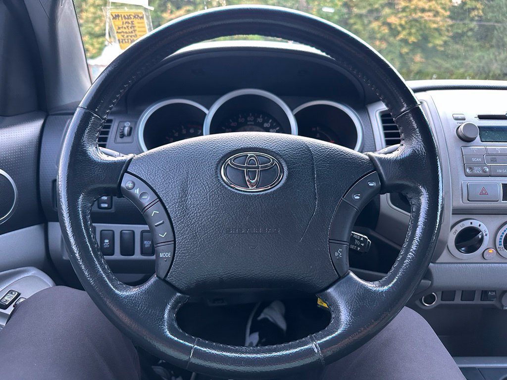 Used 2011 Toyota Tacoma 4x4 Double Cab w/ TRD Sport Pkg w/JBL Audio image 13