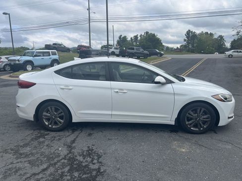 Used 2018 Hyundai Elantra Value Edition FWD image 6