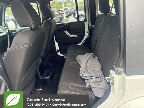 Used 2016 Jeep Wrangler Unlimited Sahara w/ Connectivity Group image 10