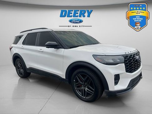 Used 2025 Ford Explorer ST w/ Sun And Sound Package AWD/4WD image 9