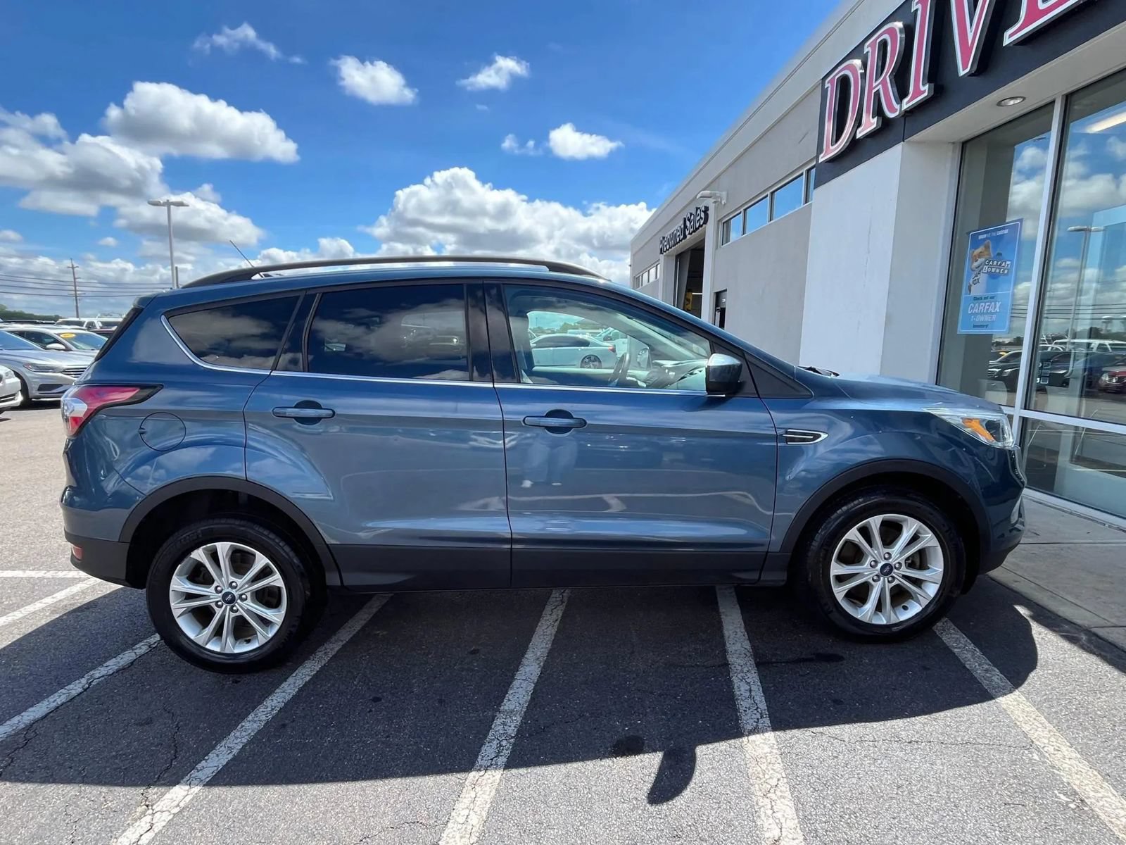 Used 2018 Ford Escape SE w/ SE Sync 3 Package AWD/4WD image 12