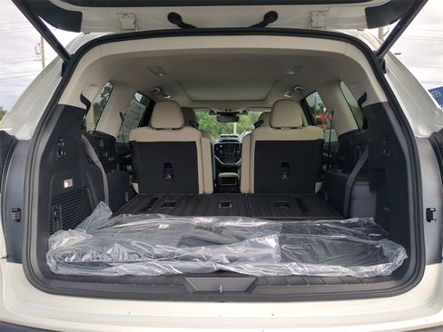 Certified 2025 Subaru Ascent Limited image 9