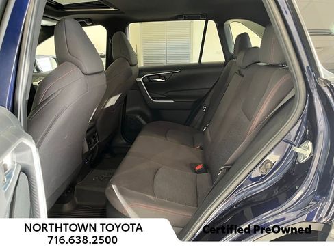 Used 2022 Toyota RAV4 SE image 21