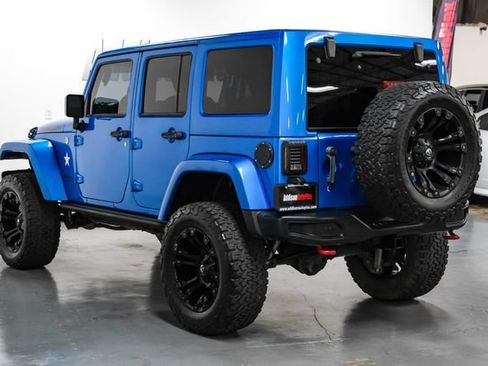 Used 2016 Jeep Wrangler Unlimited Rubicon AWD/4WD image 9