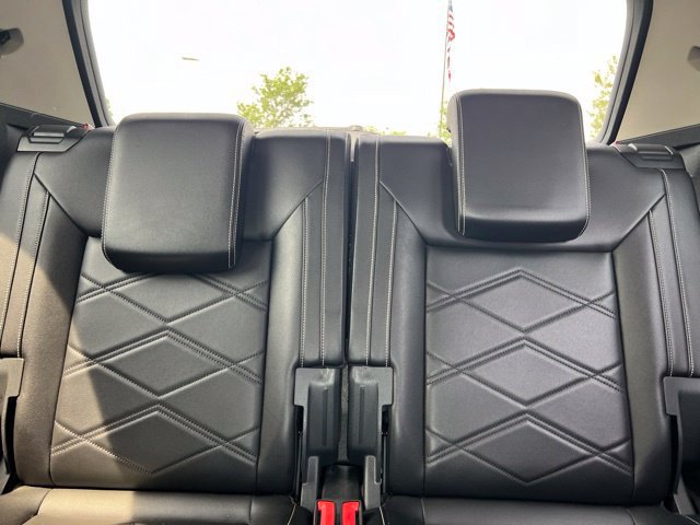 Used 2024 Volkswagen Atlas SE FWD image 32