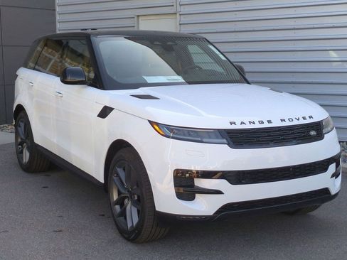 Used 2026 Land Rover Range Rover Sport SE AWD/4WD image 3