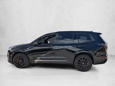 Used 2023 Cadillac XT6 Sport w/ Technology Package AWD/4WD image 2