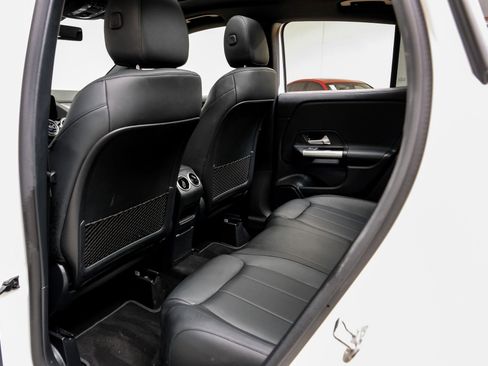 Used 2023 Mercedes-Benz GLA 250 w/ Premium Package image 37